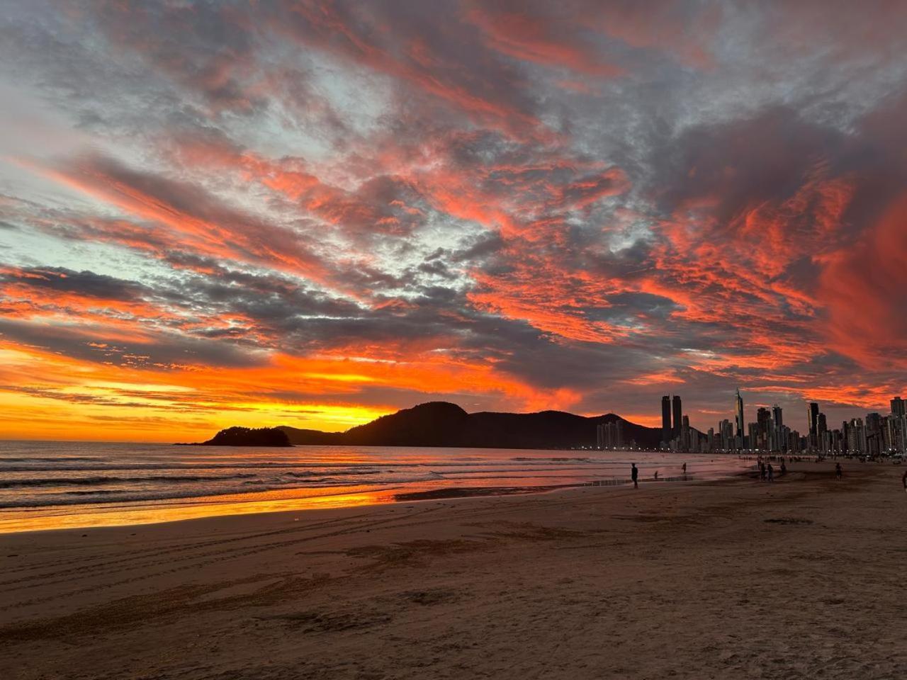 Avenida Atlantica, Beira Mar, Pe Na Areia Lejlighed Balneário Camboriú Eksteriør billede