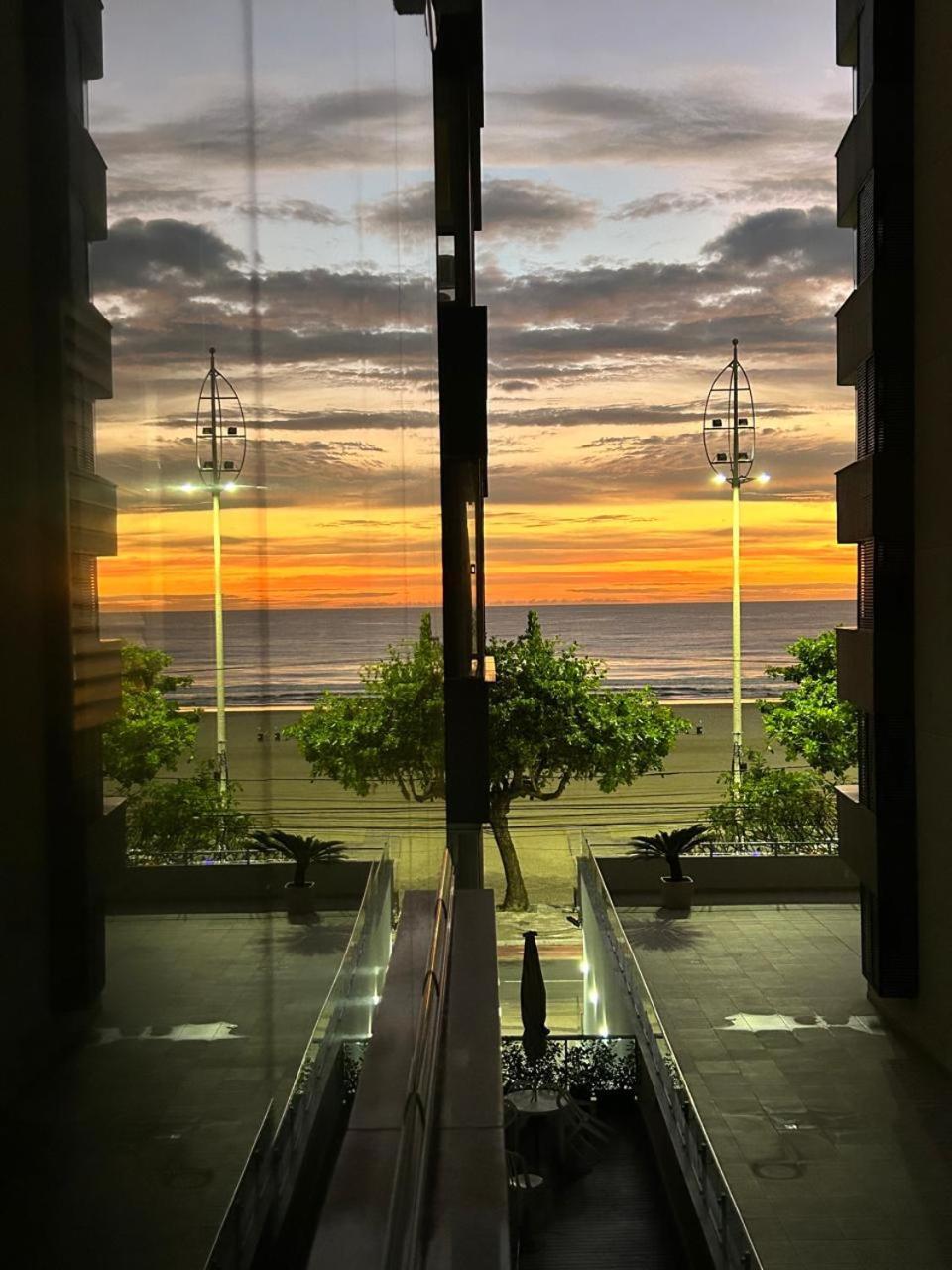 Avenida Atlantica, Beira Mar, Pe Na Areia Lejlighed Balneário Camboriú Eksteriør billede